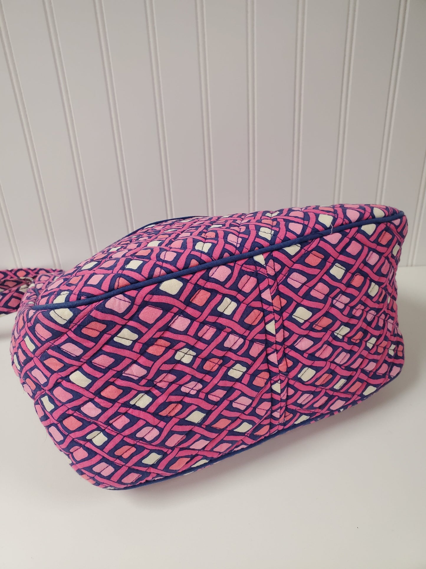 Handbag By Vera Bradley  Size: Medium