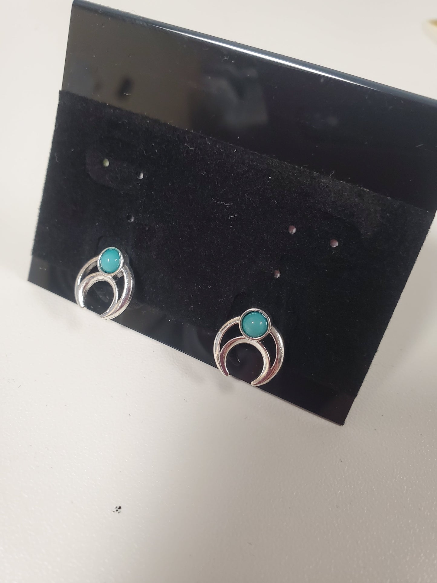 Earrings Stud By Clothes Mentor  Size: 1