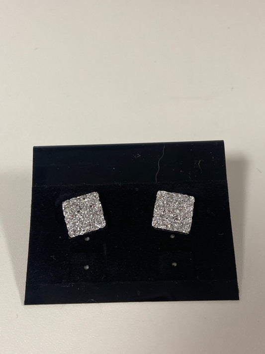 Earrings Stud By Clothes Mentor  Size: 1