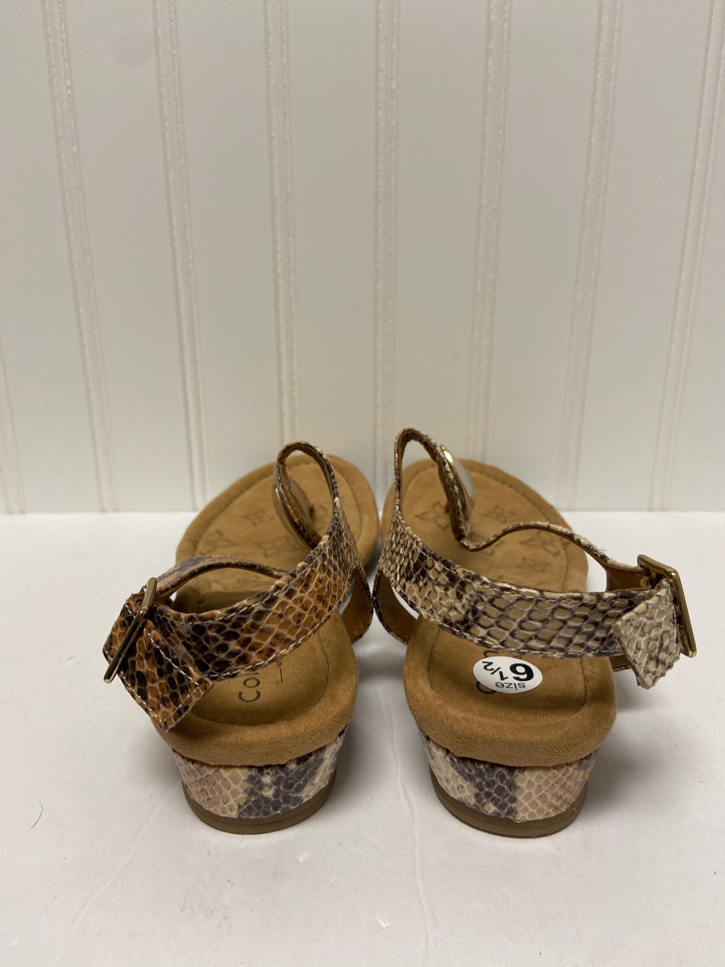 Sandals Flats By Comfortiva  Size: 6.5