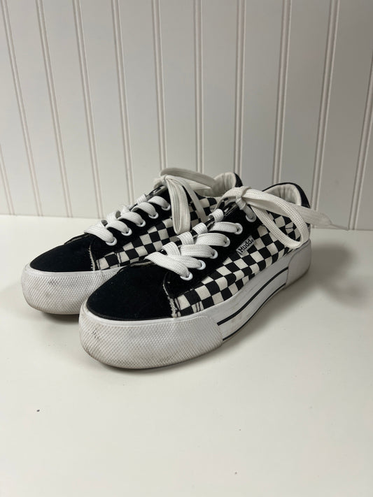 Checkered Pattern Shoes Sneakers Mudd, Size 8