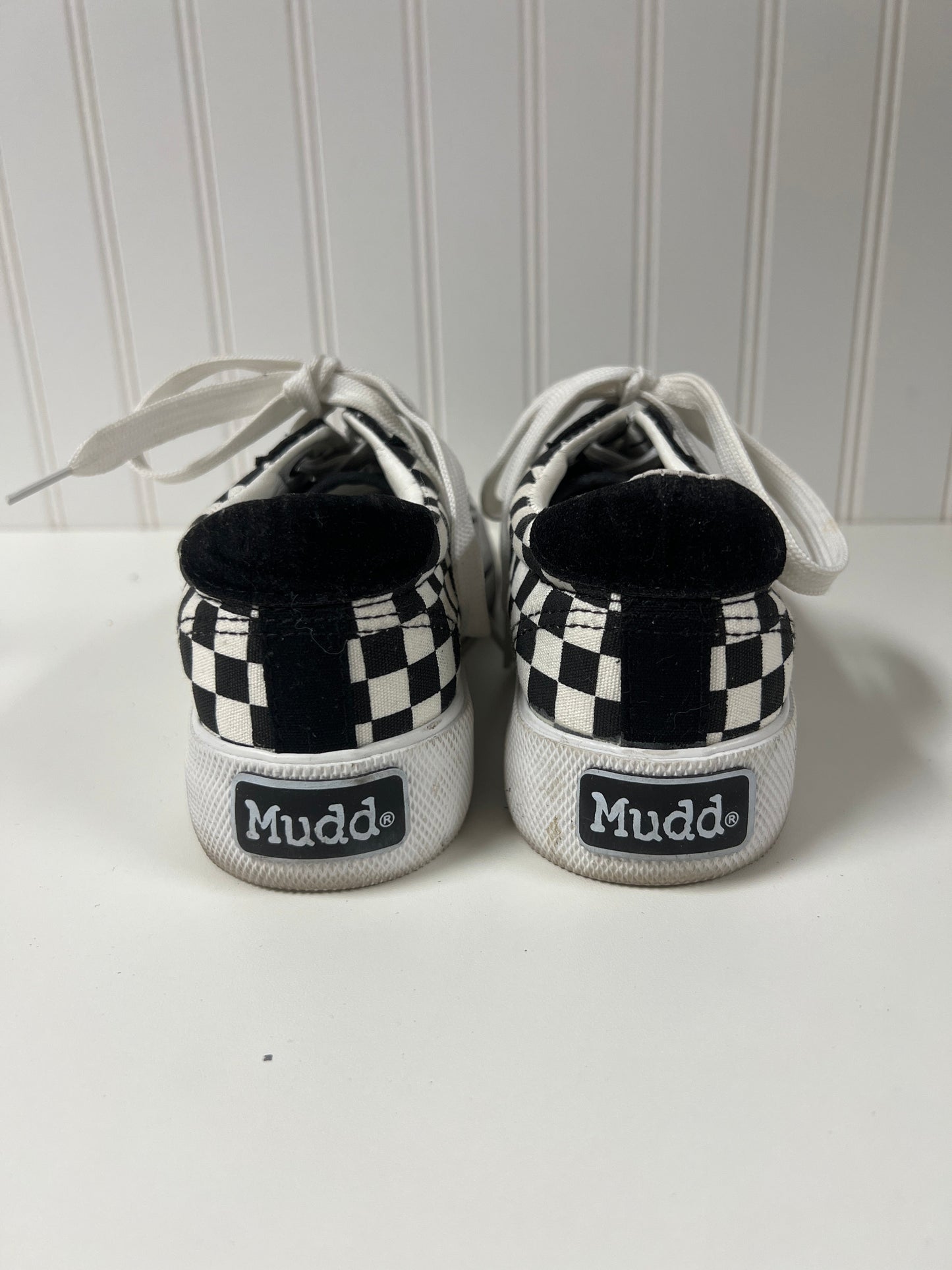 Checkered Pattern Shoes Sneakers Mudd, Size 8