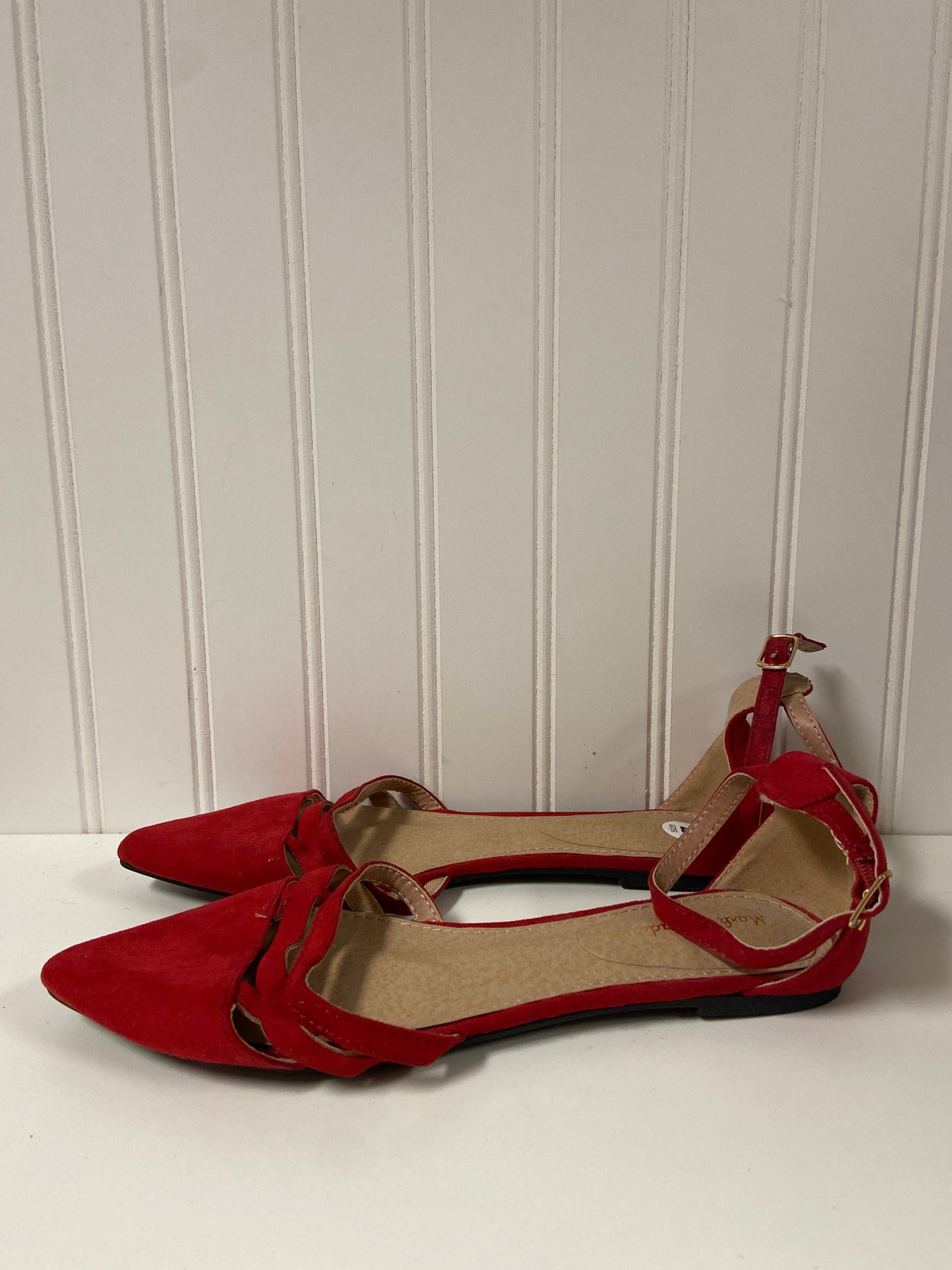 Red Shoes Flats Clothes Mentor, Size 7