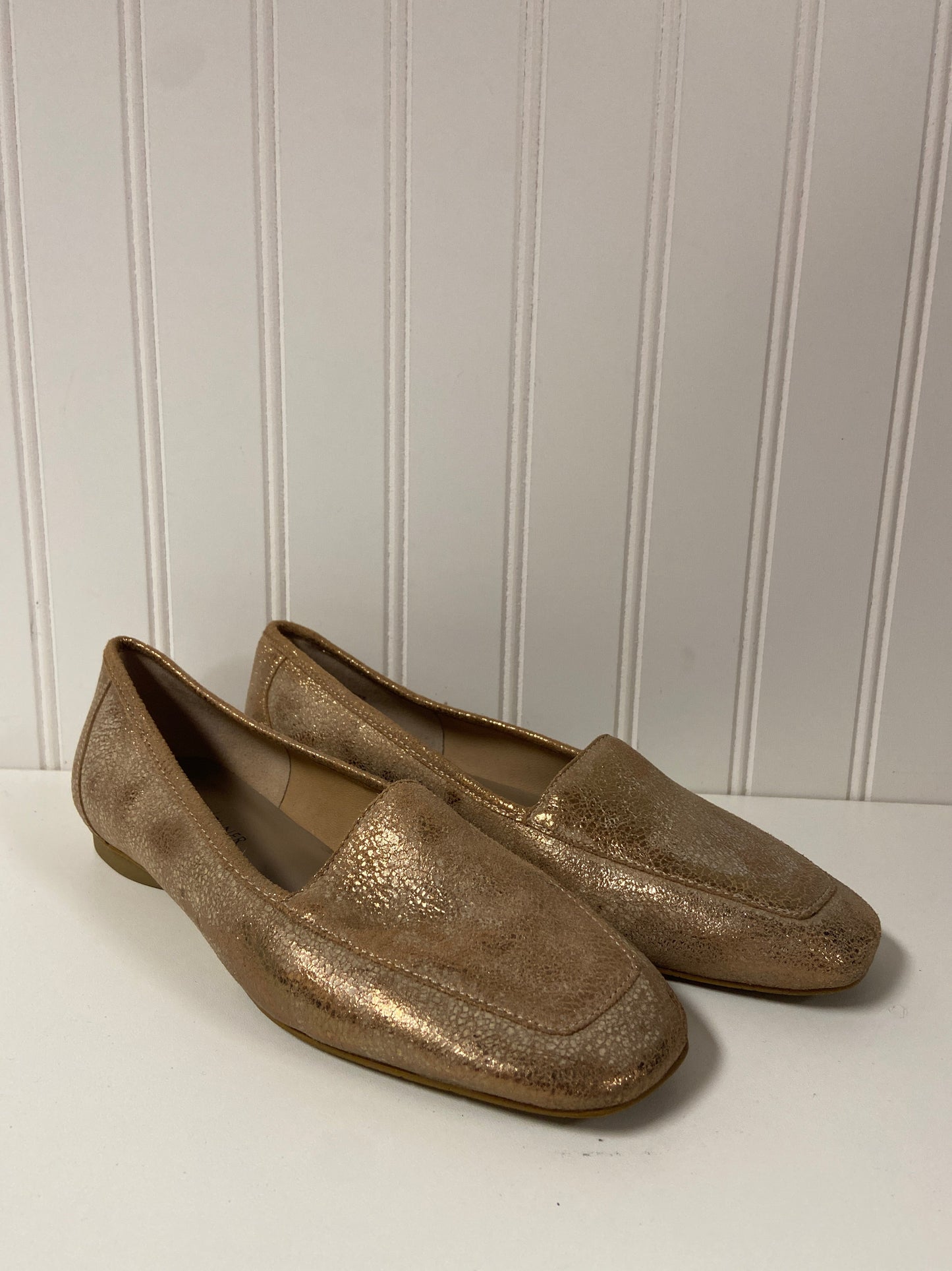 Gold Shoes Flats Donald Pliner, Size 6