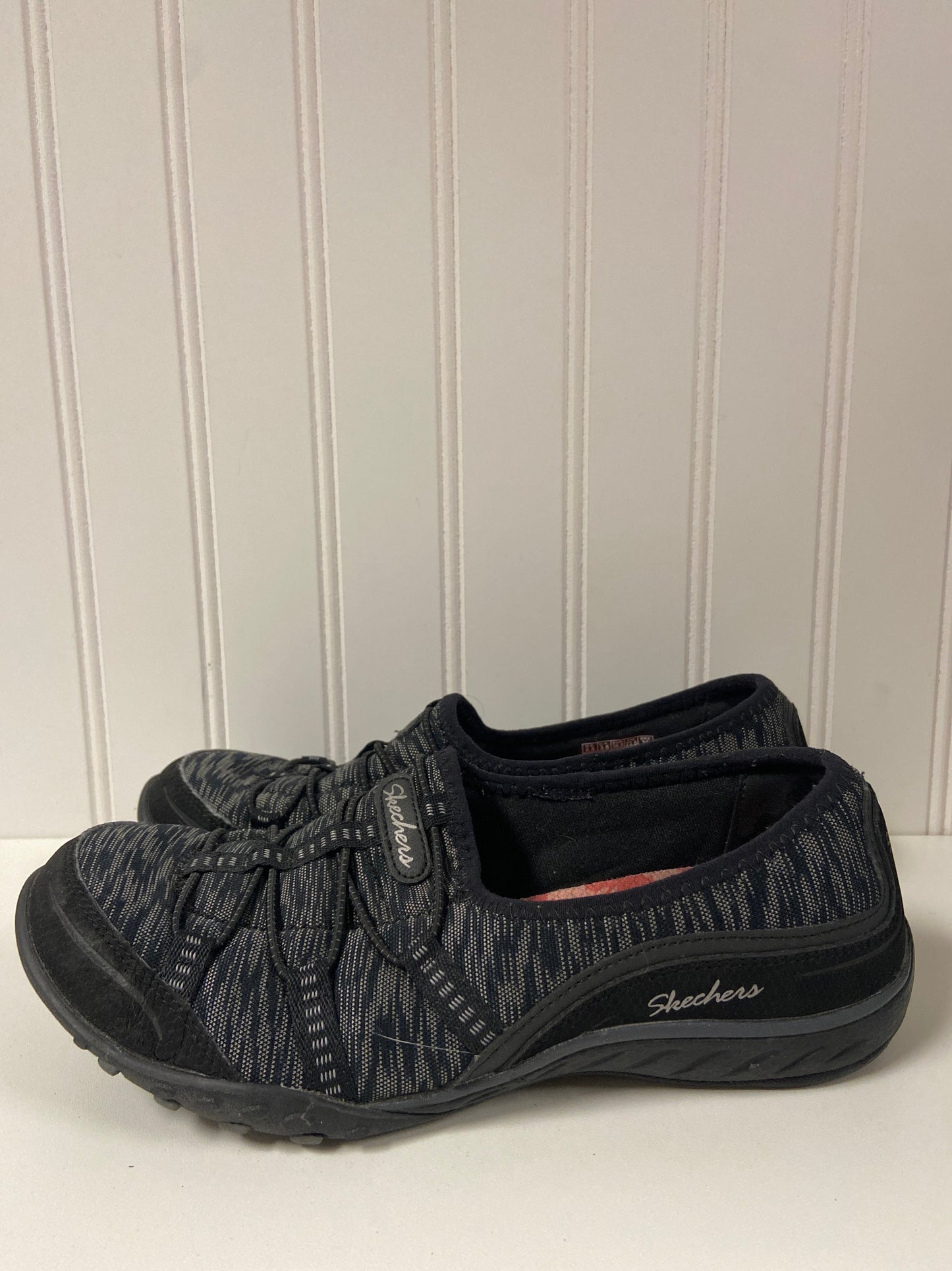 Black Shoes Flats Skechers, Size 6.5
