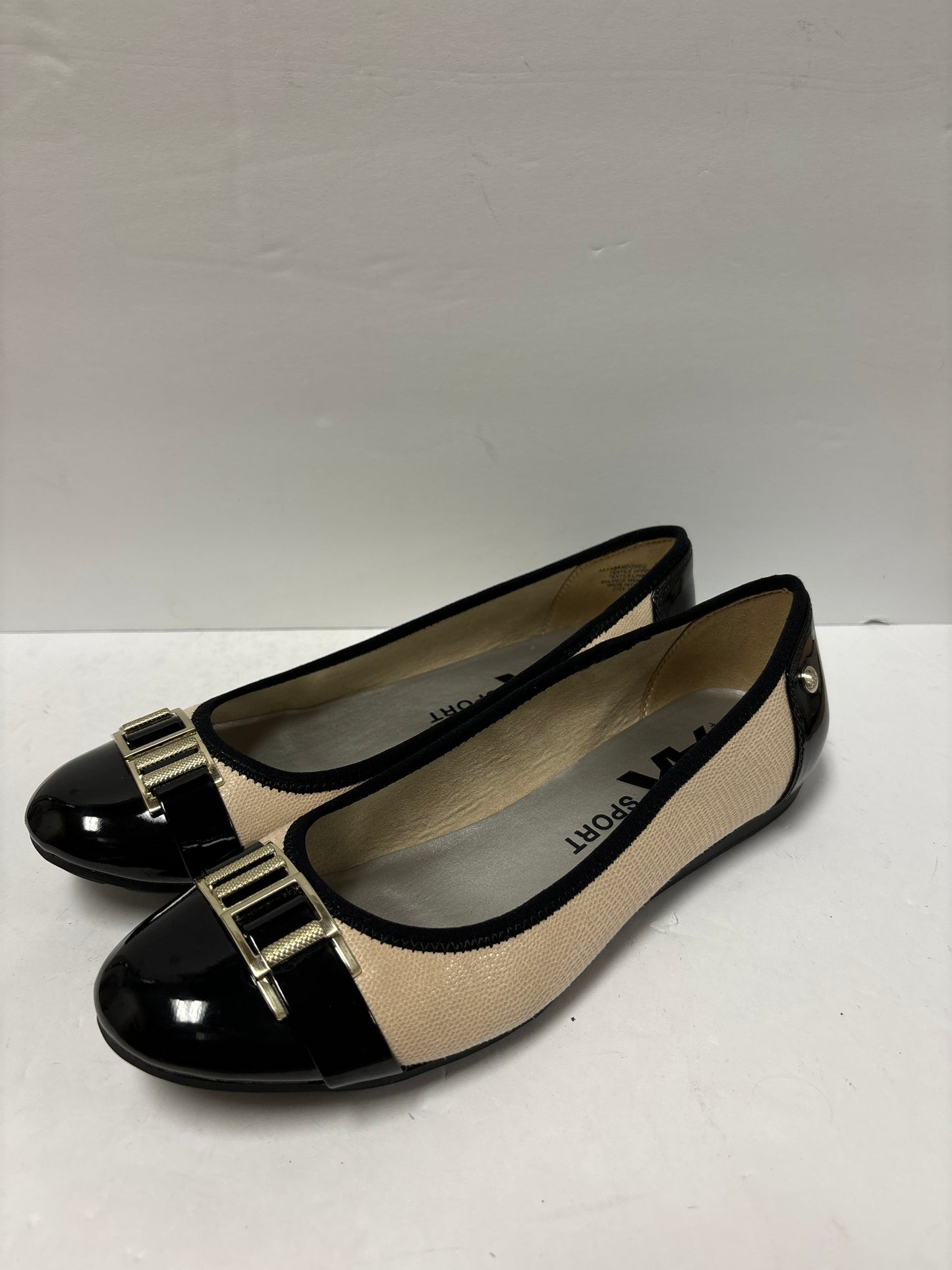 Black & Cream Shoes Flats Anne Klein, Size 7.5