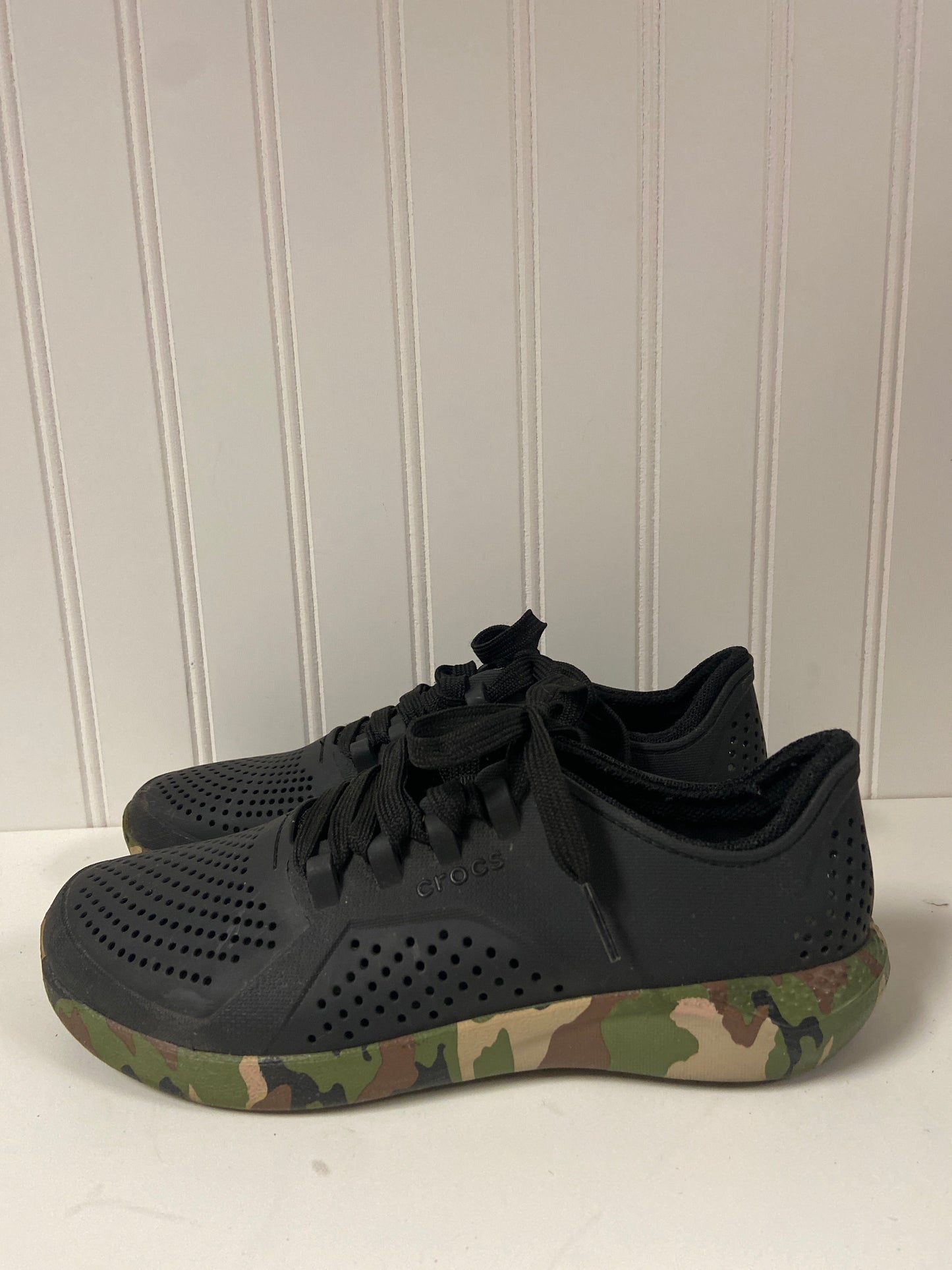 Black Shoes Athletic Crocs, Size 7