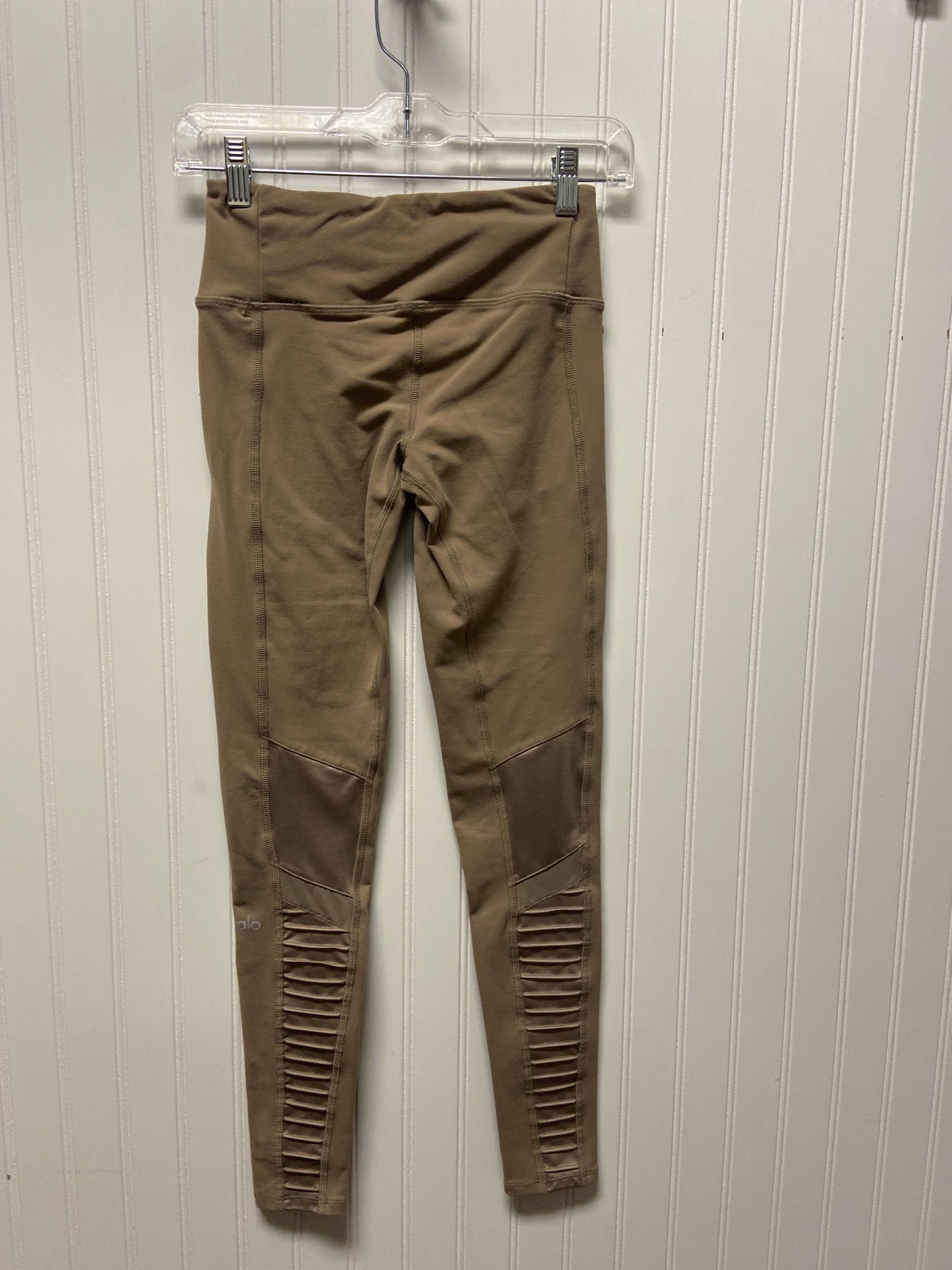 Athletic Leggings By Alo In Beige, Size: Xs