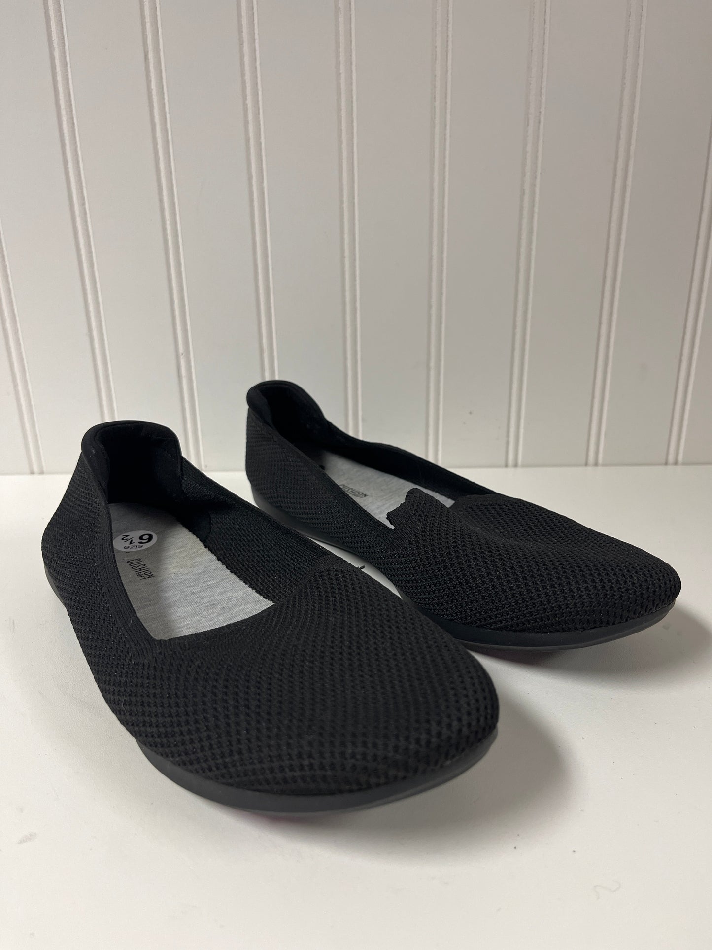 Black Shoes Flats Clarks, Size 6.5