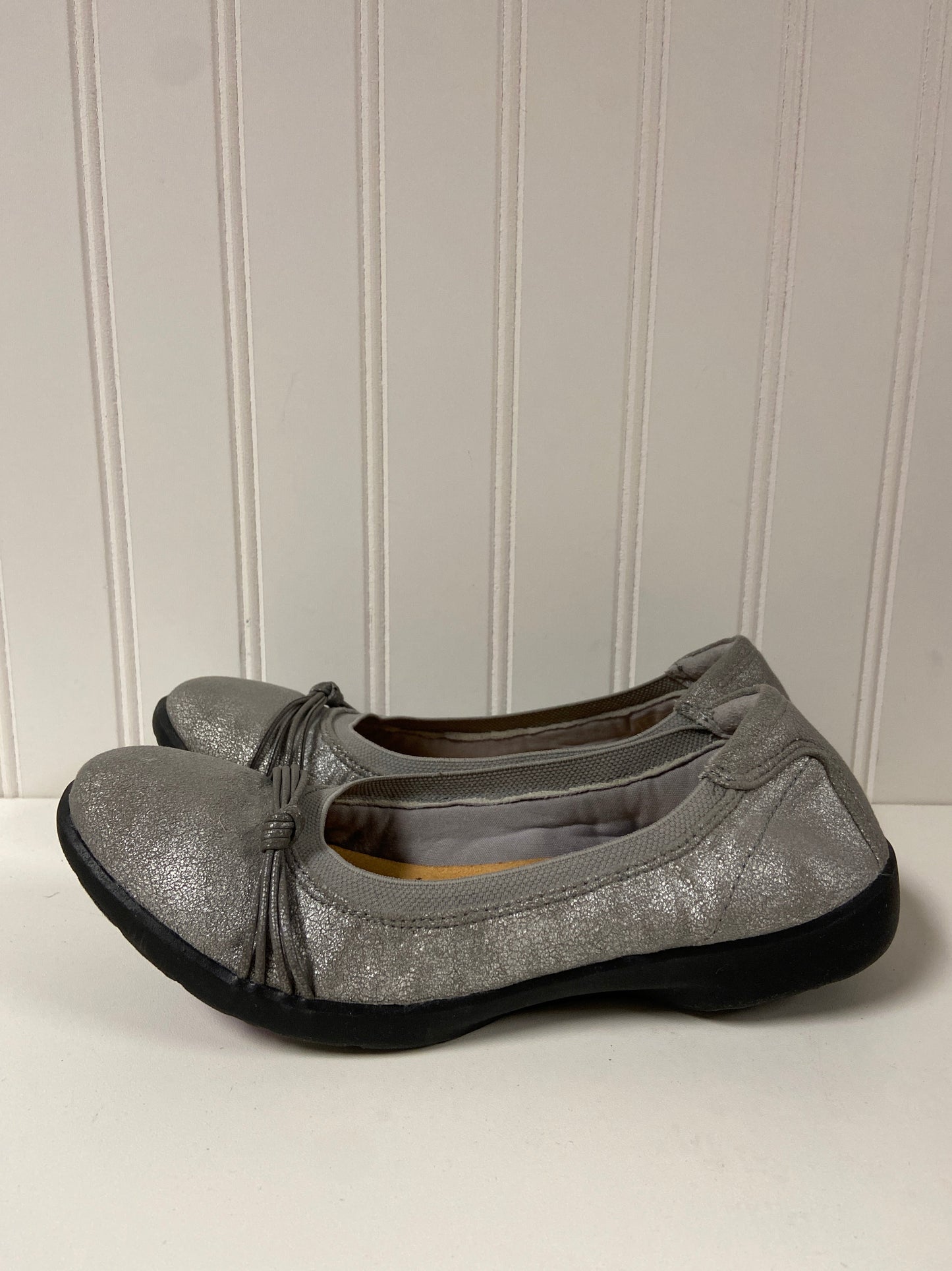 Silver Shoes Flats Clarks, Size 6.5