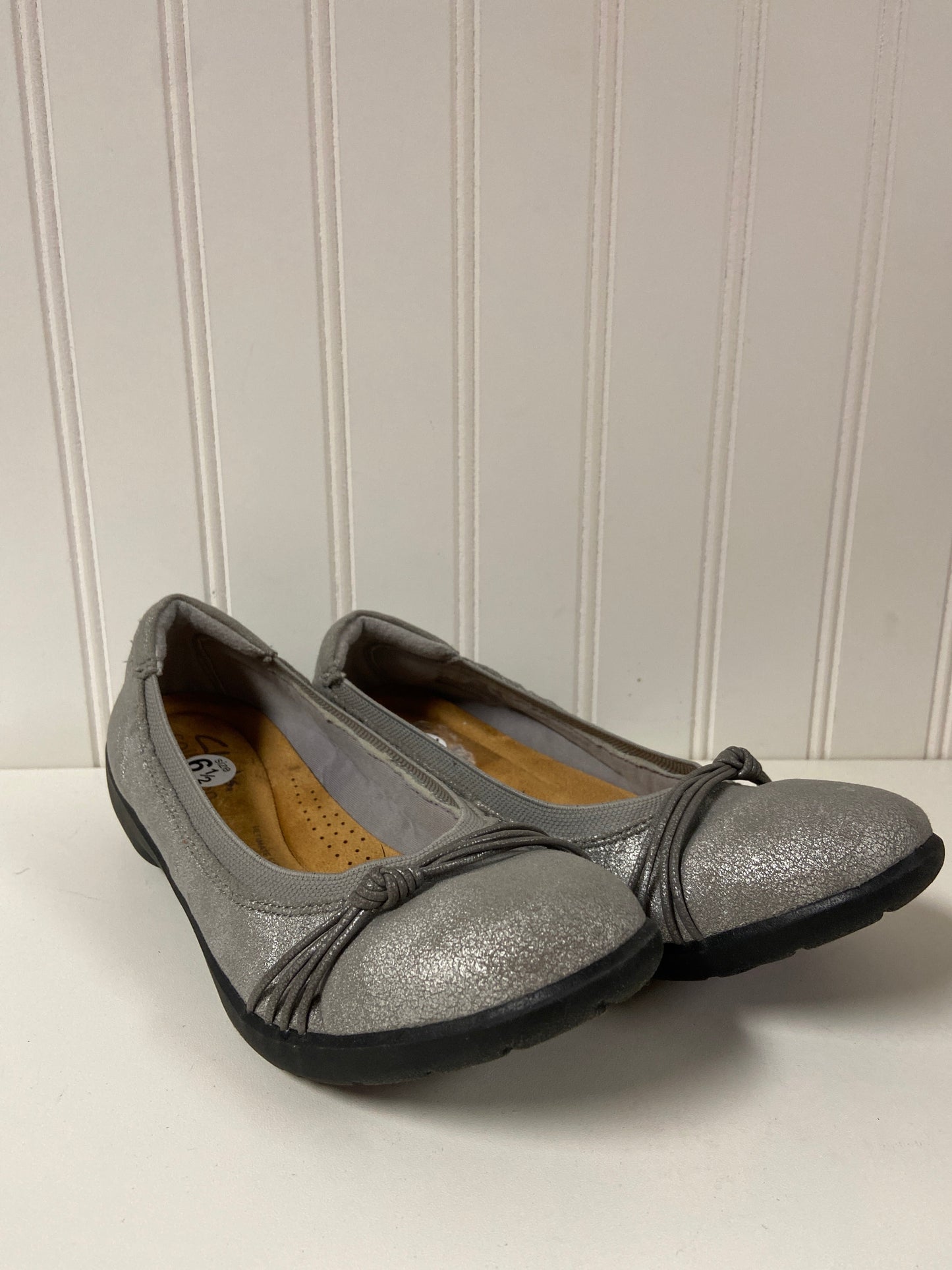 Silver Shoes Flats Clarks, Size 6.5