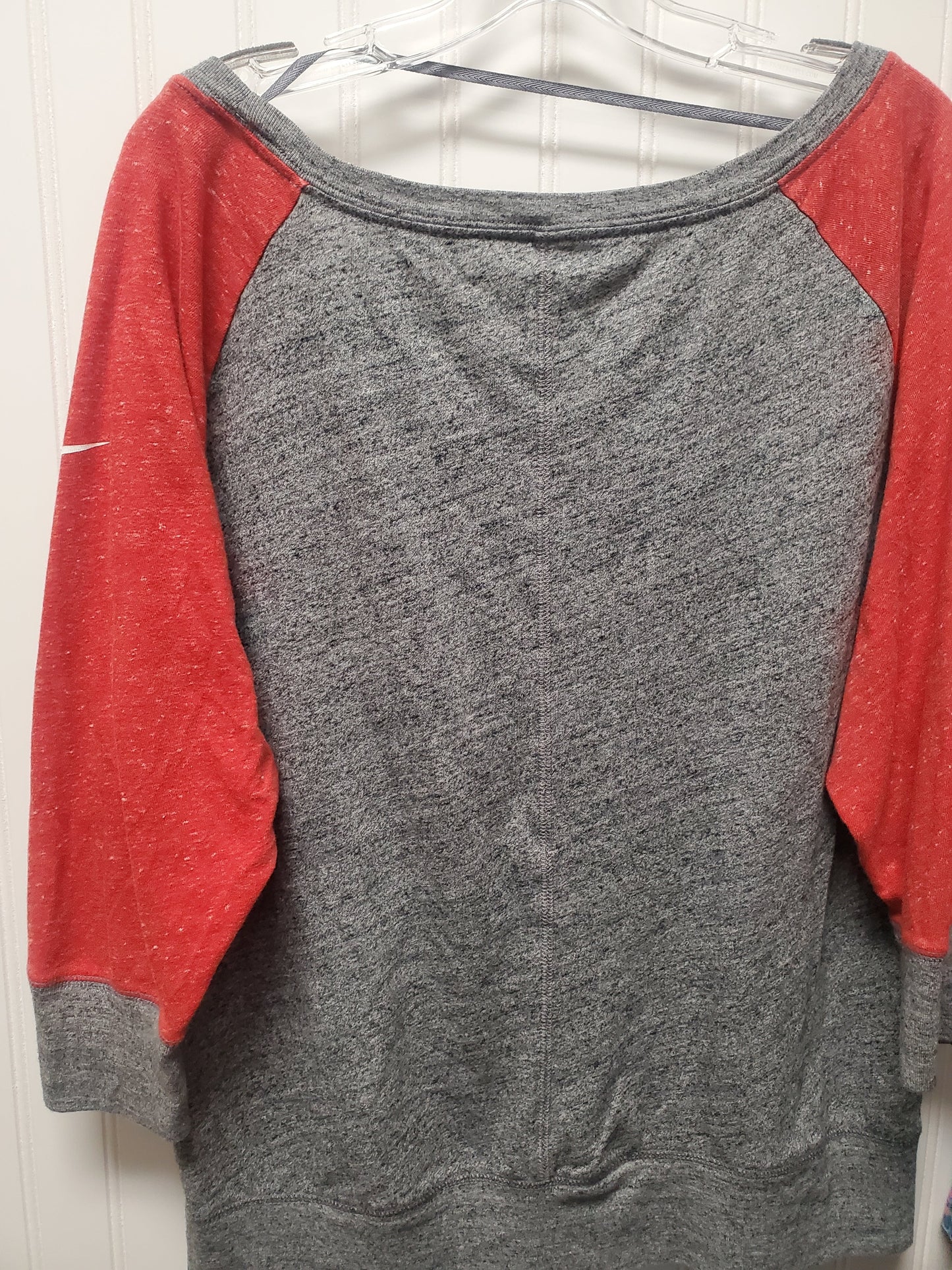 Athletic Top Long Sleeve Crewneck By Nike In Red, Size: L