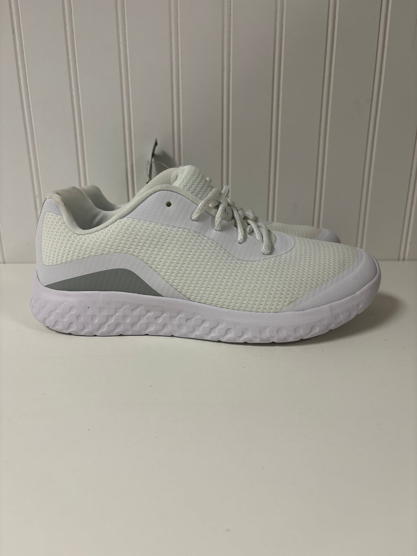 Shoes Athletic By Athletic Works In White, Size: 8.5