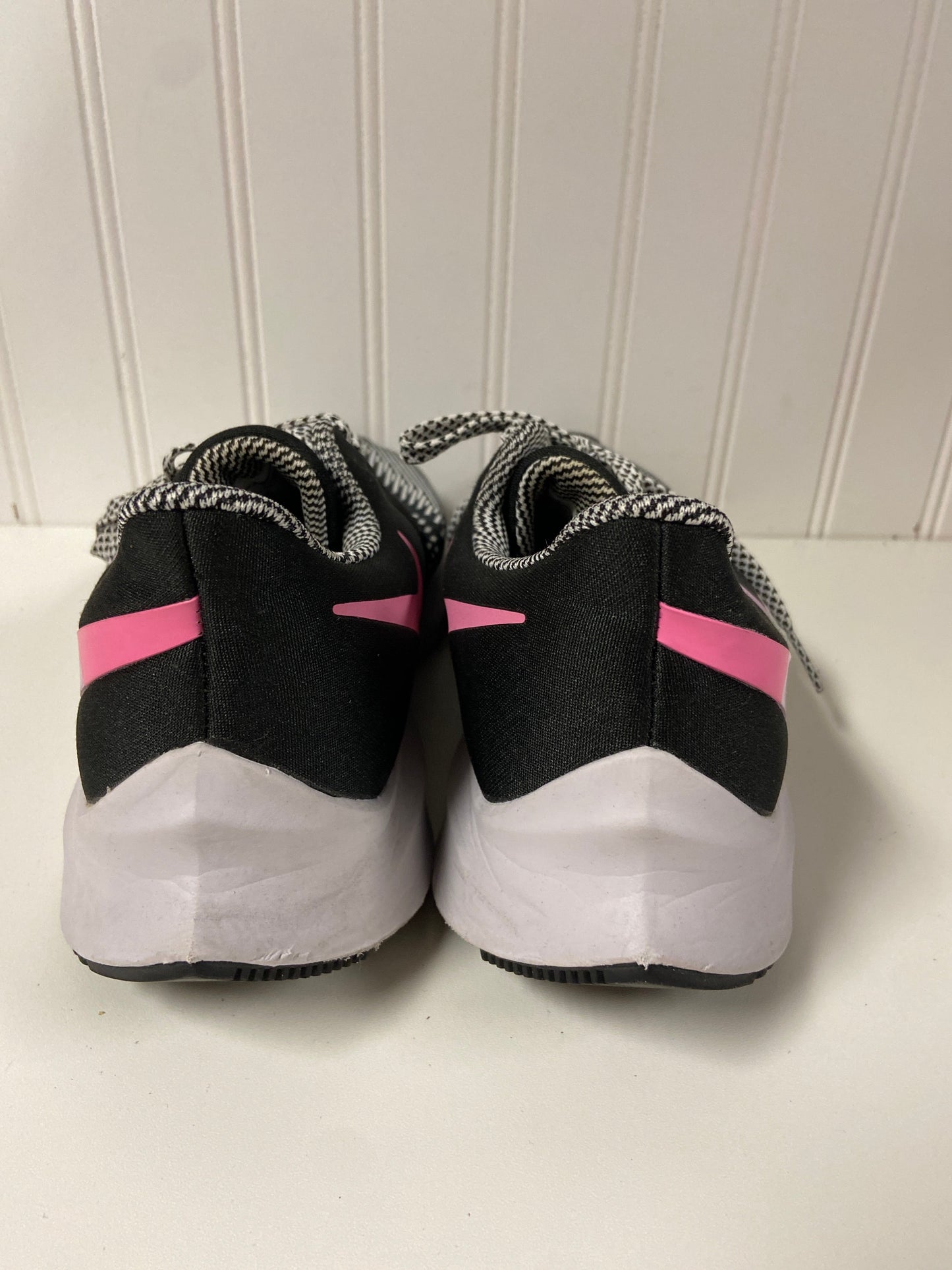 Shoes Athletic By Nike In Black & Pink, Size: 8.5