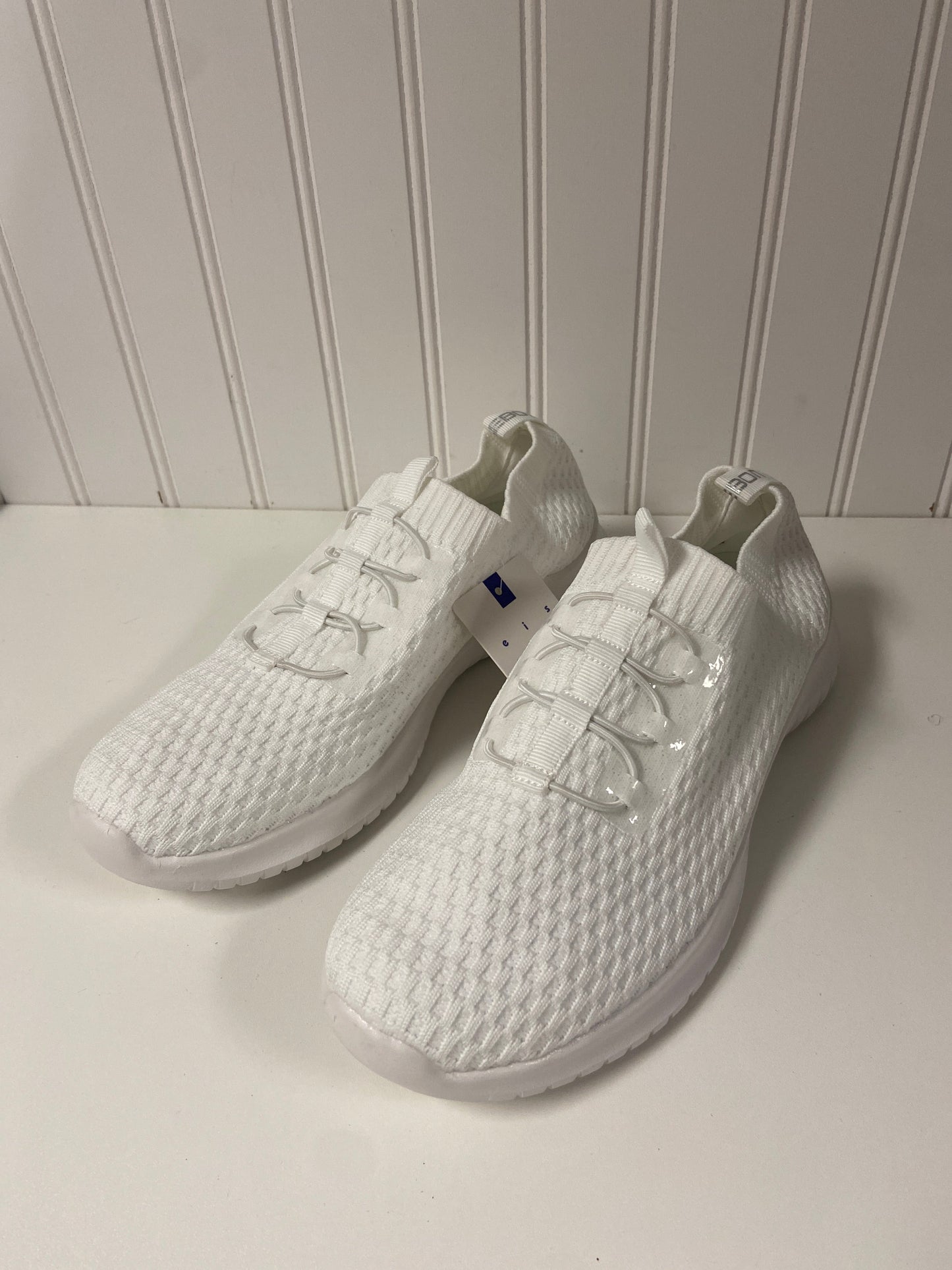 Shoes Athletic By Clothes Mentor In White, Size: 8.5