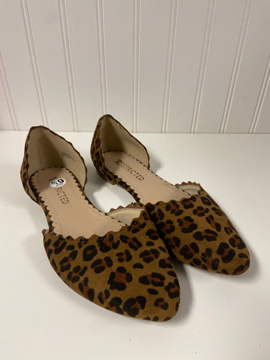 Shoes Flats By Restricted In Animal Print, Size: 6.5