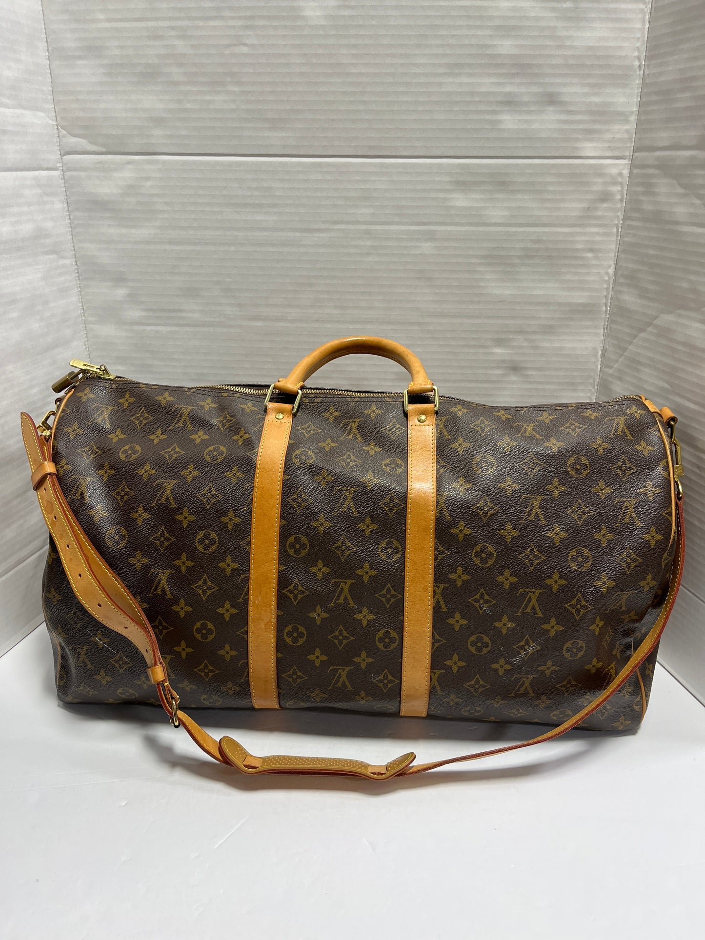 Duffle And Weekender Luxury Designer By Louis Vuitton, Size: Large