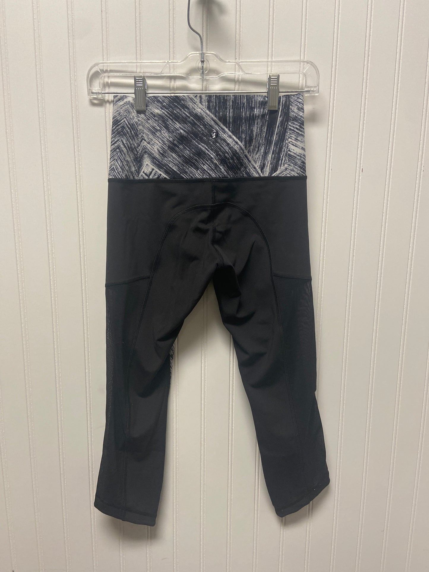 Athletic Capris By Lululemon In Black & White, Size: S