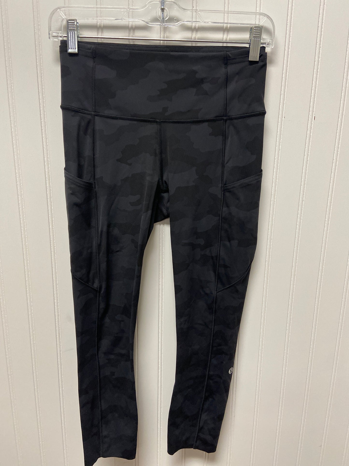 Athletic Capris By Lululemon In Camouflage Print, Size: S