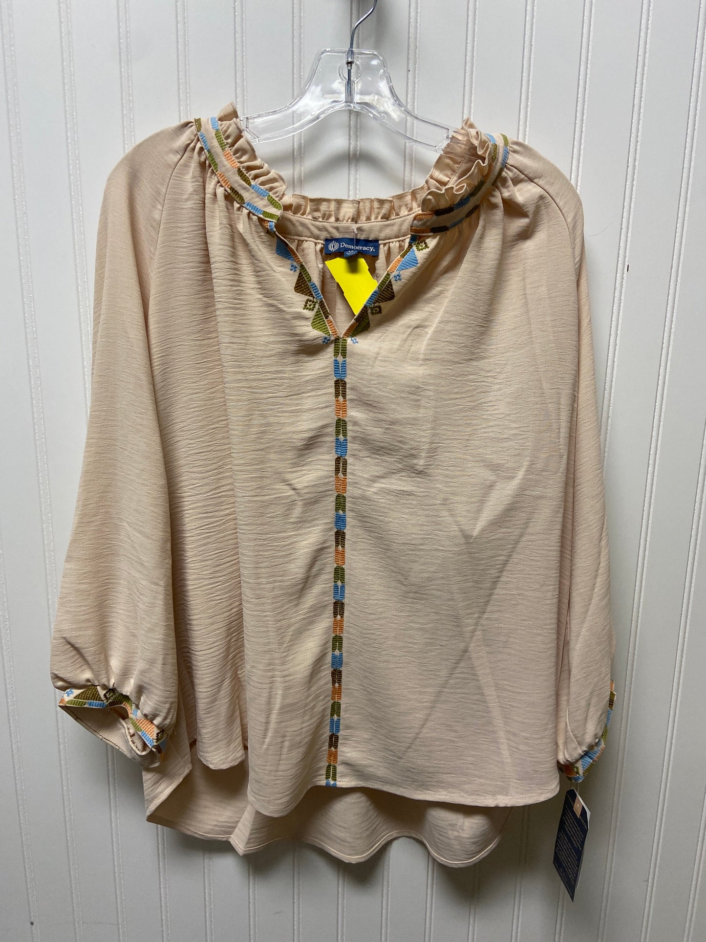 Top Long Sleeve By Democracy In Beige, Size: 1x