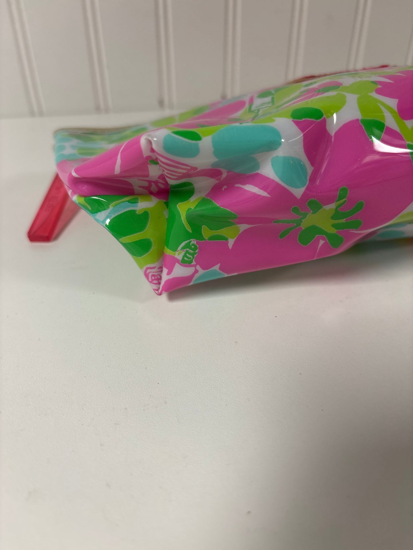 Makeup Bag Designer By Lilly Pulitzer, Size: Medium