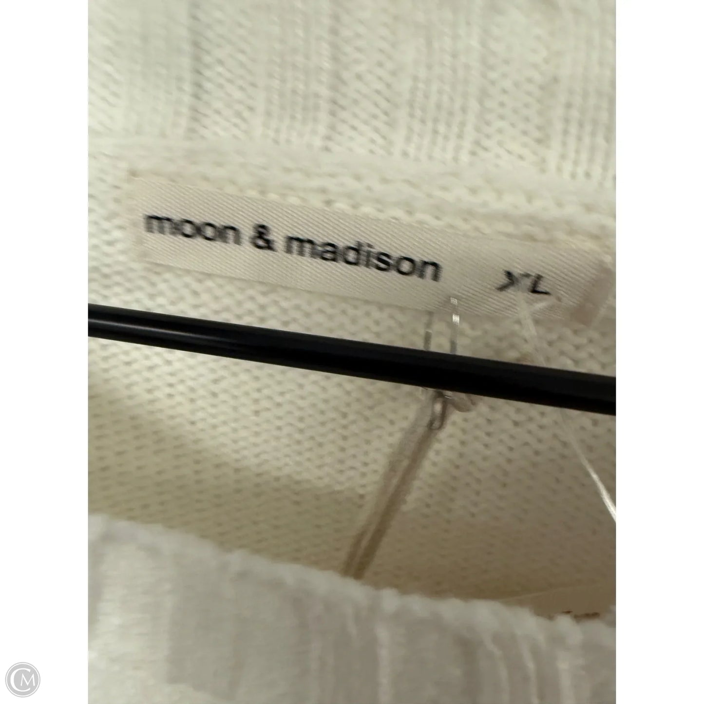 Sweater By Clothes Mentor In White, Size: Xl