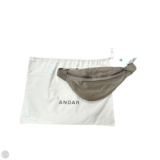 Belt Bag By Cma, Size: Small