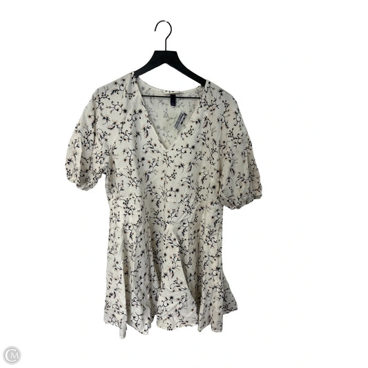 Dress Casual Short By Universal Thread In White, Size: L
