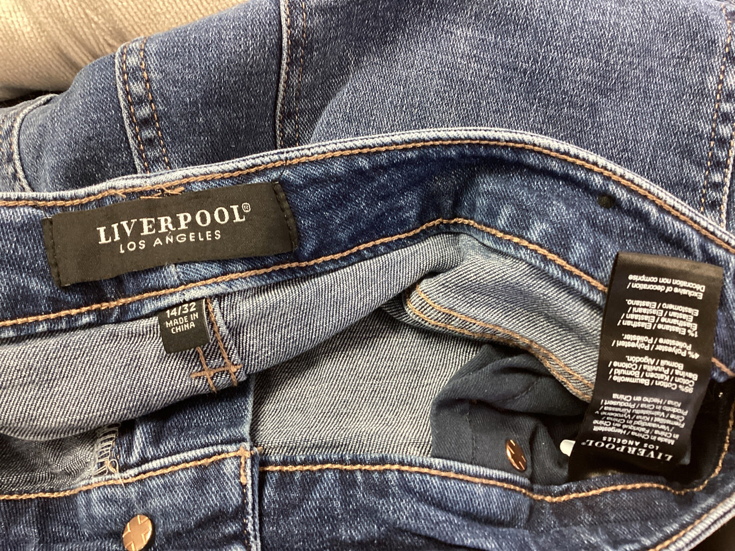 Jeans Boot Cut By Liverpool  Size: 14
