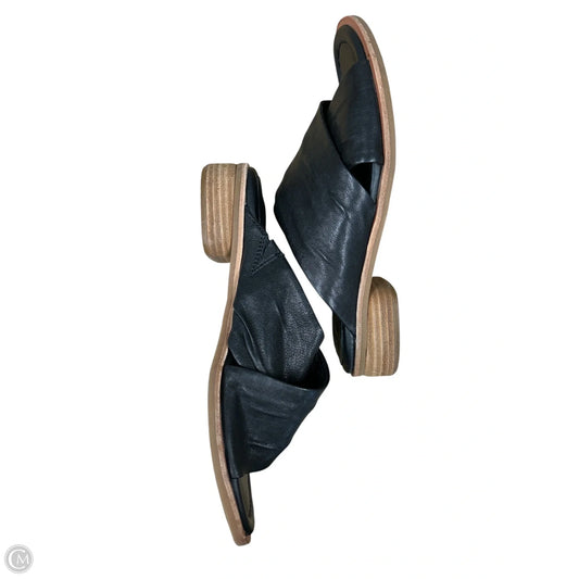 Sandals Flats By Sofft In Black, Size: 8