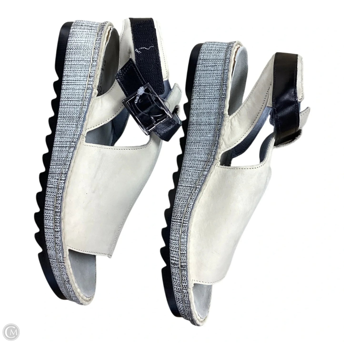 Sandals Flats By Naot In Cream, Size: 6