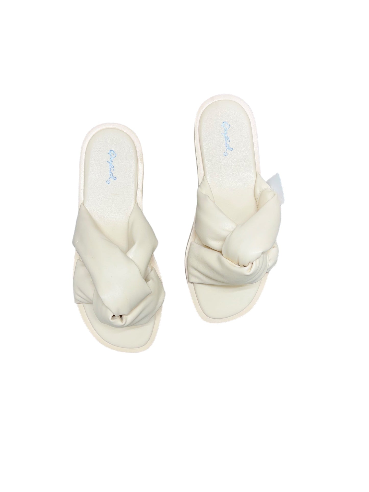 Cream Sandals Flats Qupid, Size 7