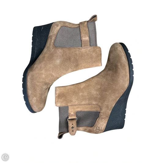 Boots Designer By Ugg In Brown, Size: 9