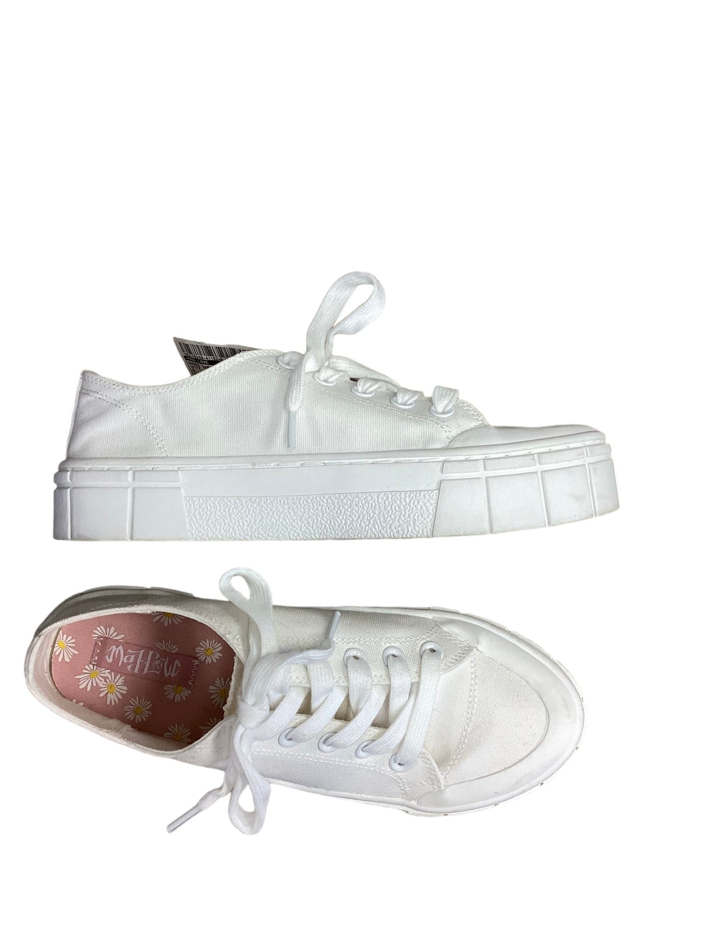 White Shoes Sneakers Mad Love, Size 8