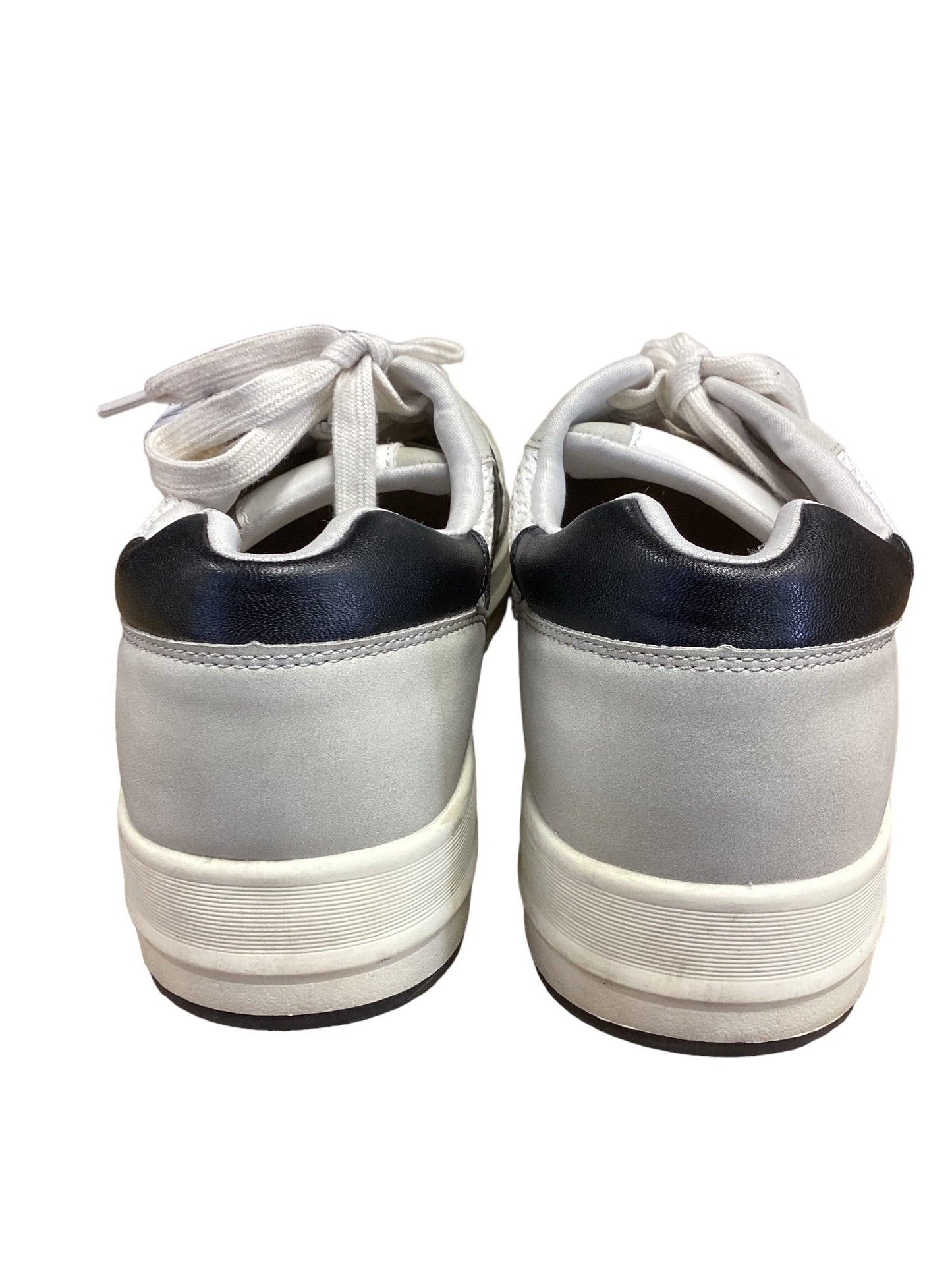 Grey & White Shoes Sneakers Time And Tru, Size 8