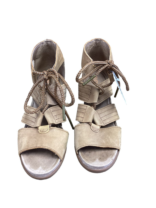 Tan Sandals Heels Wedge Sorel, Size 8