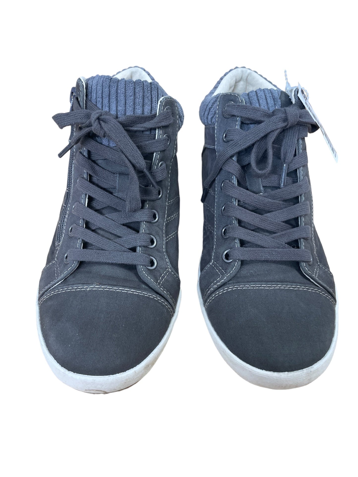 Grey Shoes Sneakers Taos, Size 9.5