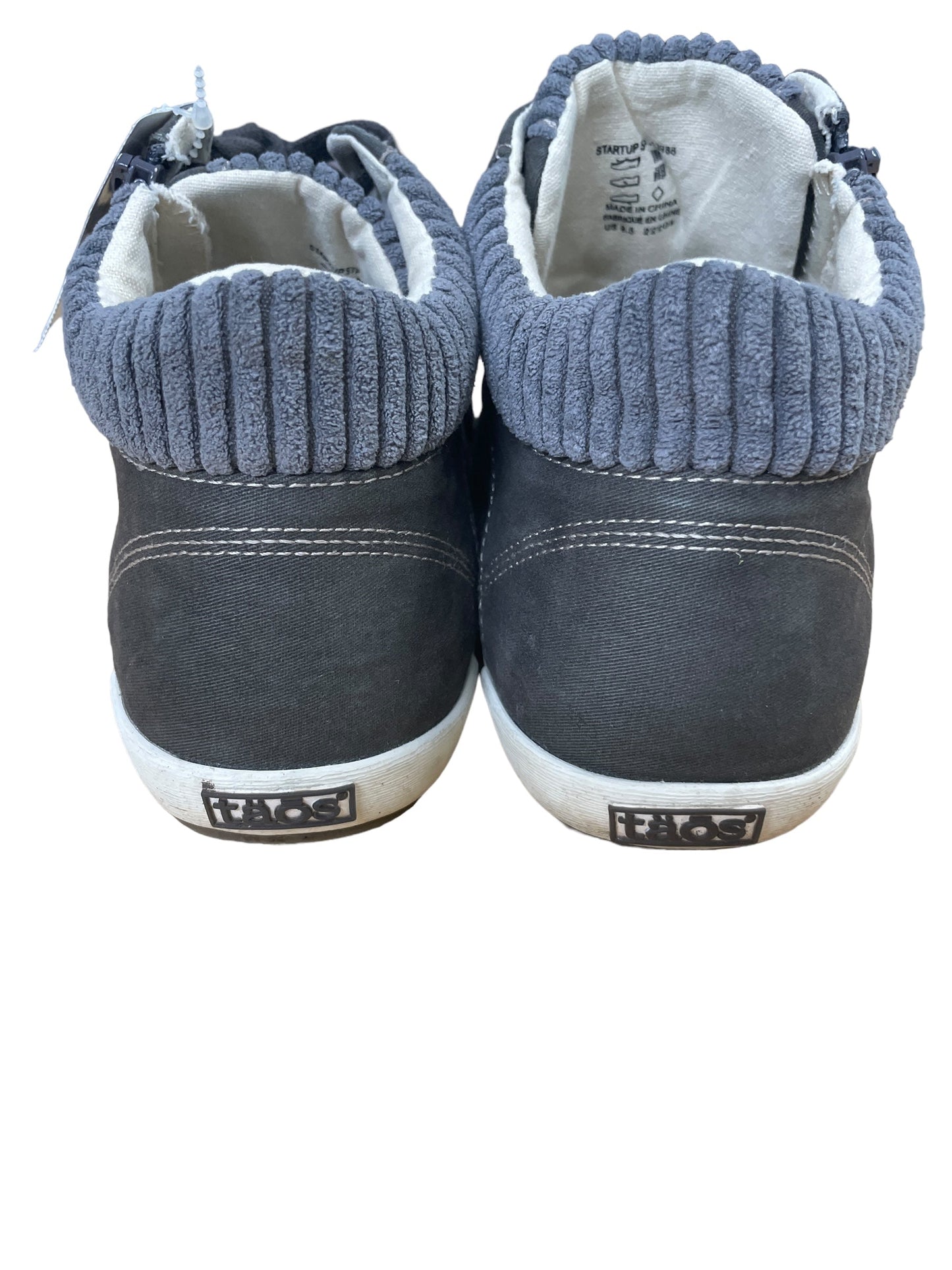 Grey Shoes Sneakers Taos, Size 9.5