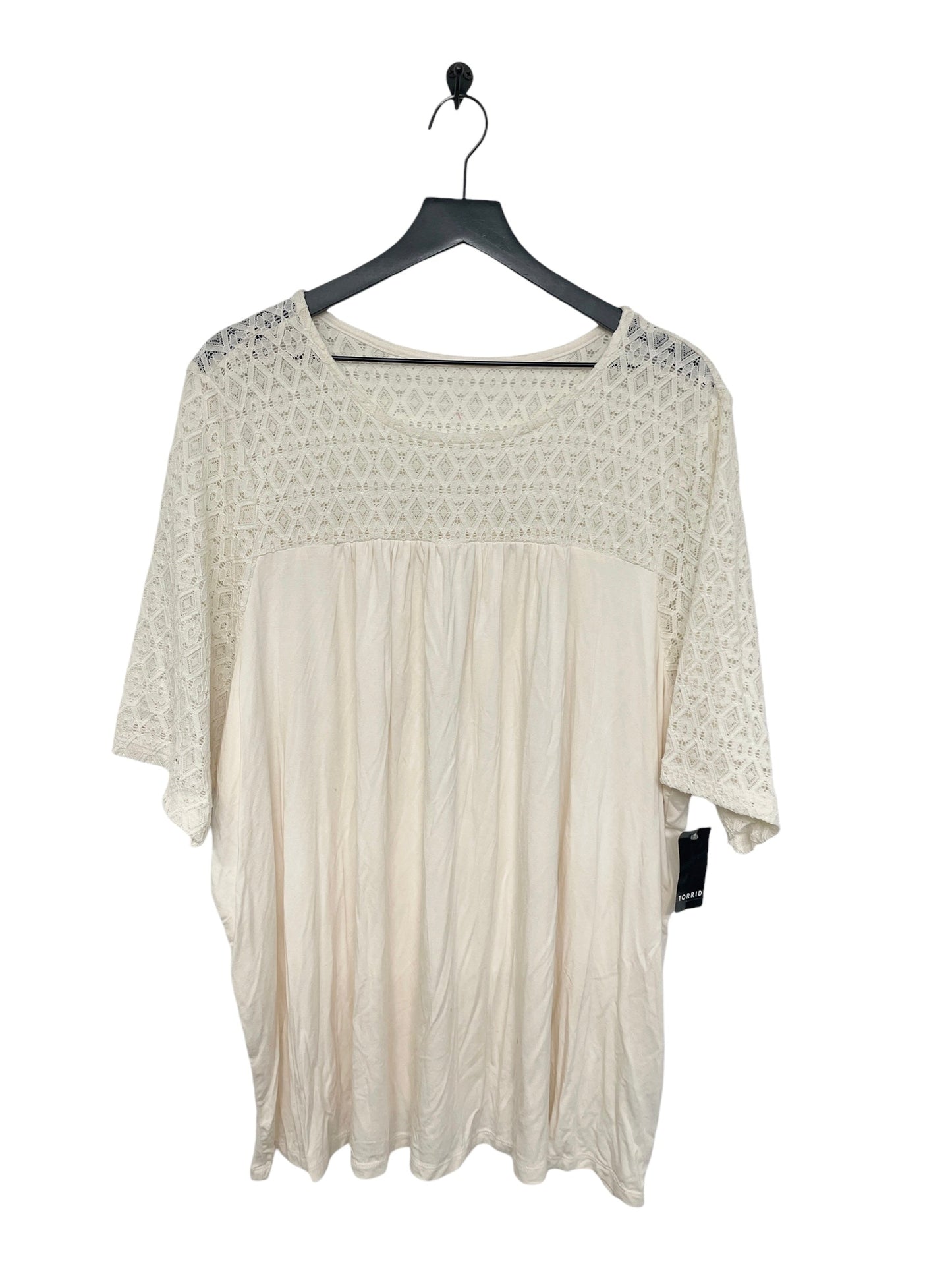 Top Short Sleeve By Torrid In Ivory, Size: 3x