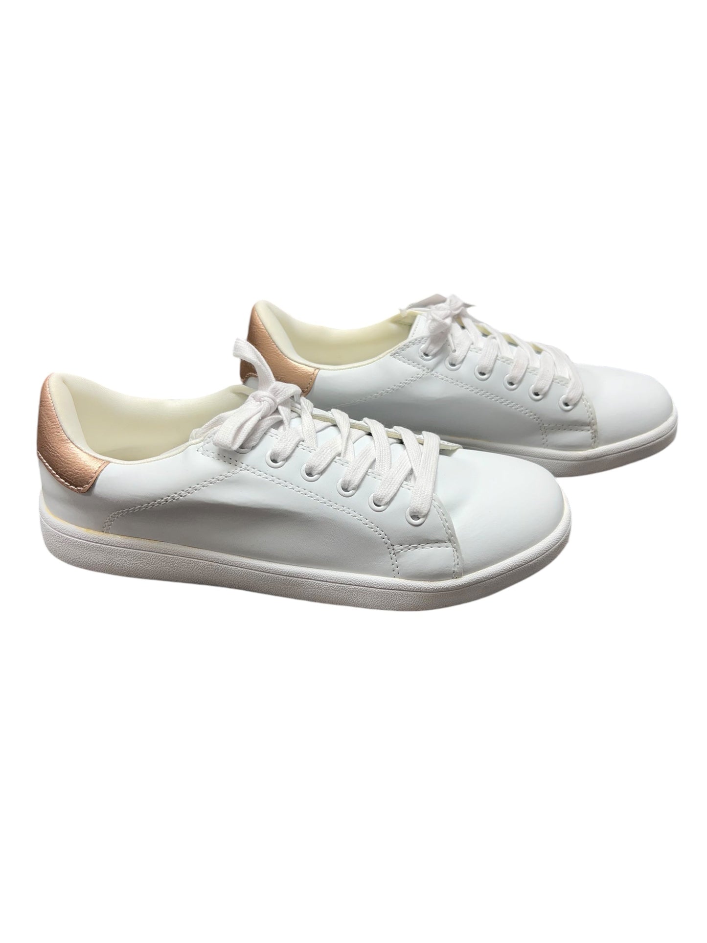 Shoes Sneakers By Sugar In White, Size: 9.5