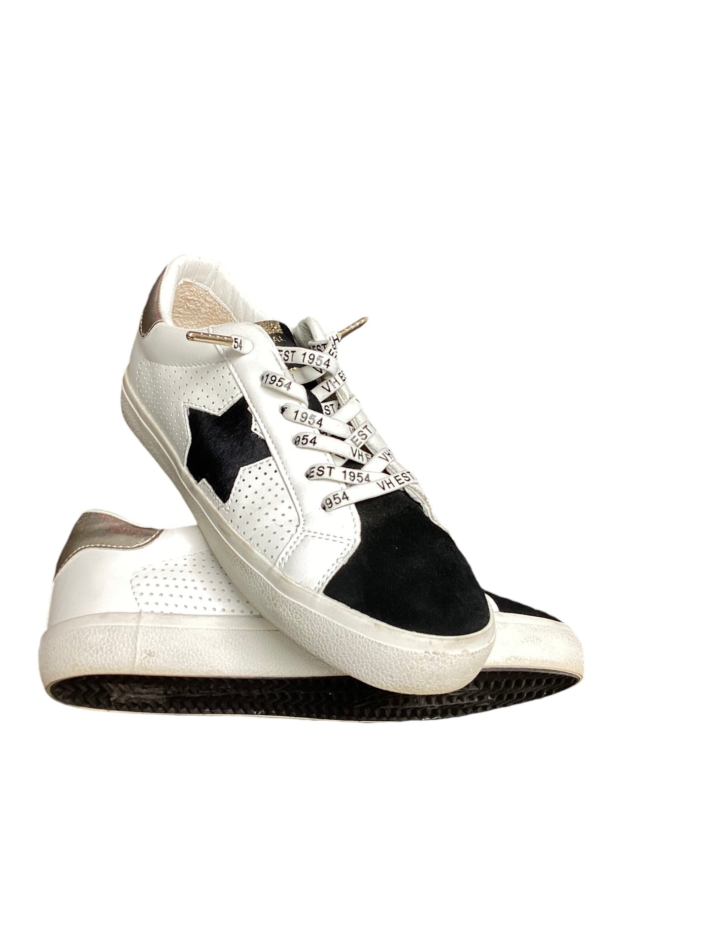 Shoes Sneakers By Vintage Havana In Black & White, Size: 7.5