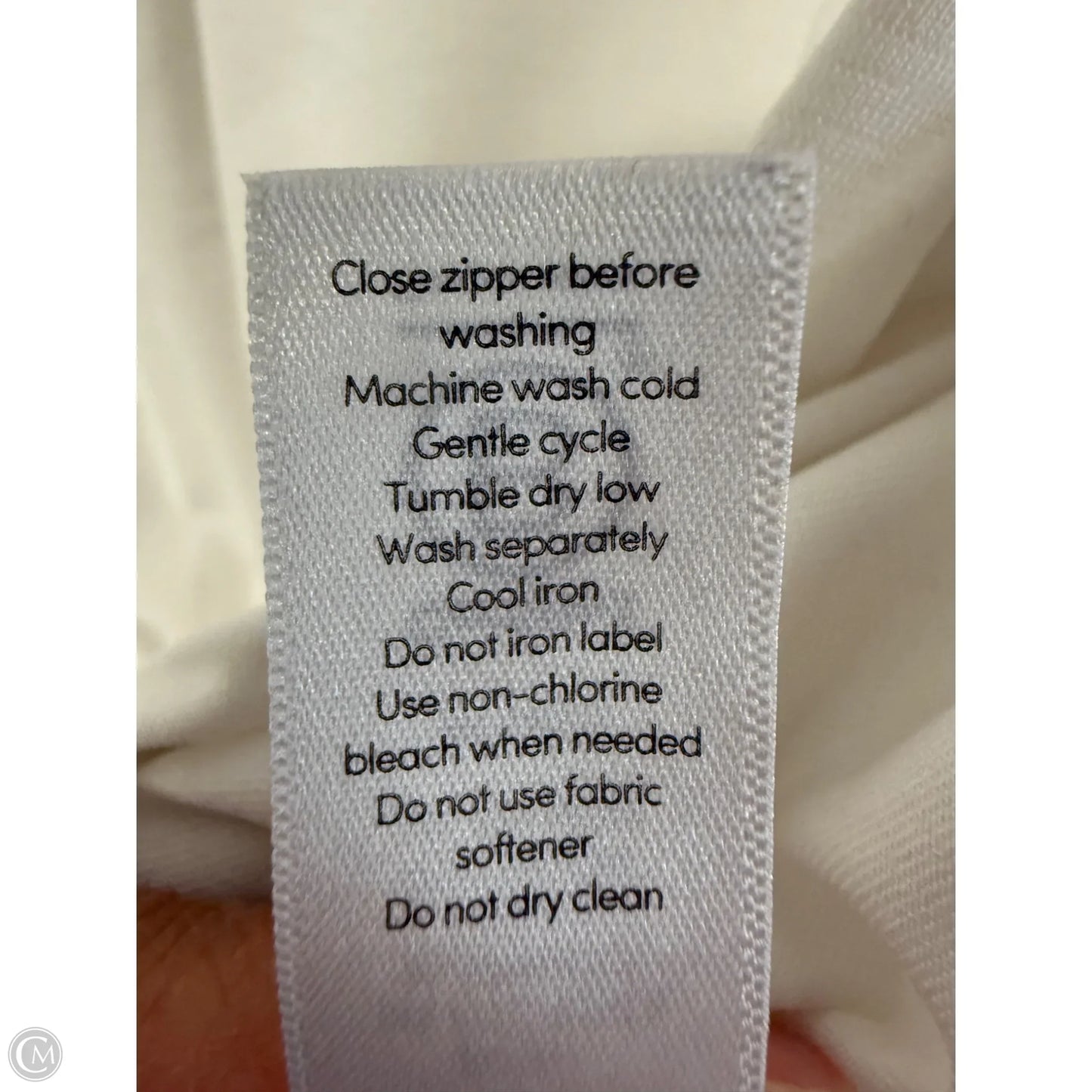 Athletic Top Long Sleeve Crewneck By Athleta In White, Size: M