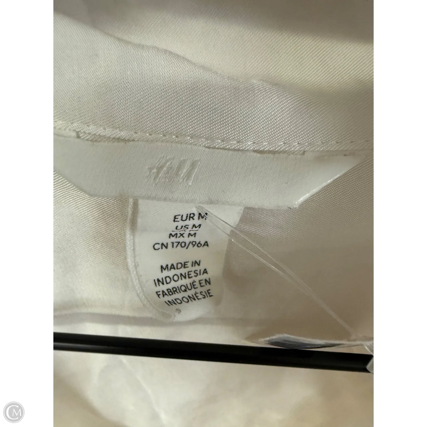 Blouse Short Sleeve By H&m In Cream, Size: M