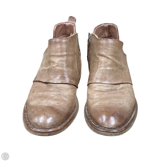 Shoes Flats By Cmb In Brown, Size: 6.5