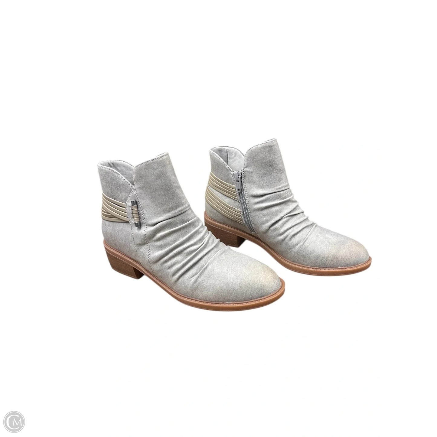 Boots Ankle Flats By Bare Traps In Grey, Size: 6.5