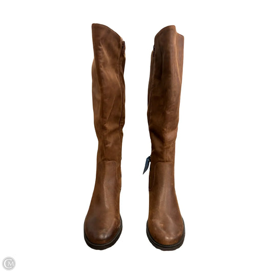 Boots Knee Flats By Bare Traps In Brown, Size: 9