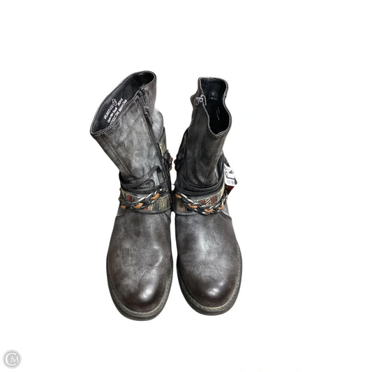 Boots Ankle Flats By Not Rated In Grey, Size: 7.5