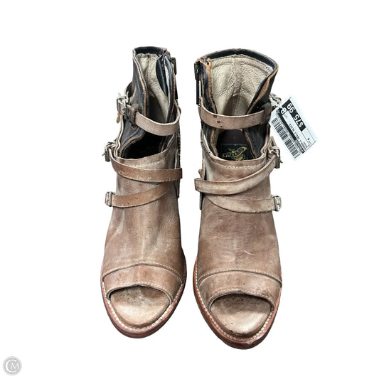 Sandals Heels Block By Freebird In Brown, Size: 9