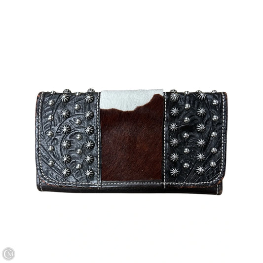 Wallet Leather By Clothes Mentor, Size: Medium