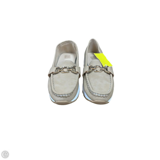 Shoes Flats By Cmf In Beige, Size: 7.5